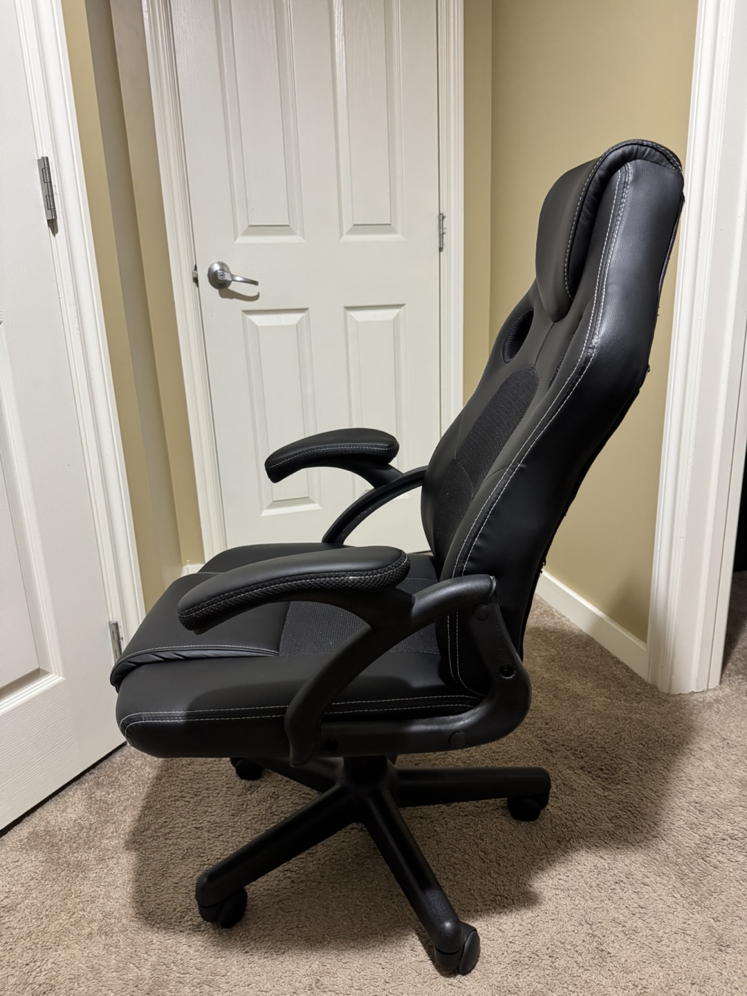 Black Gaming Chair