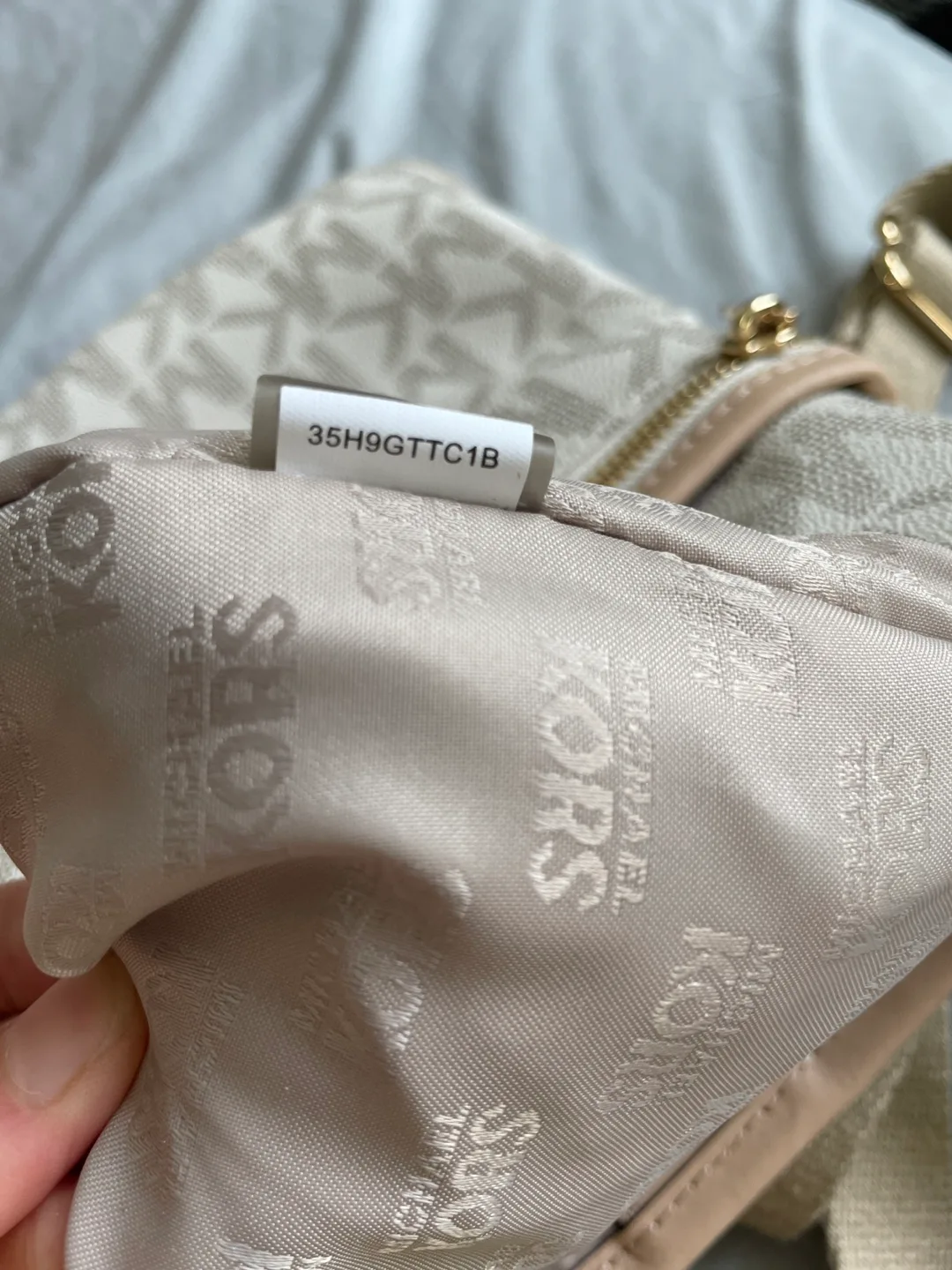 New Michael Kors Crossbody Bag image indicator(2)