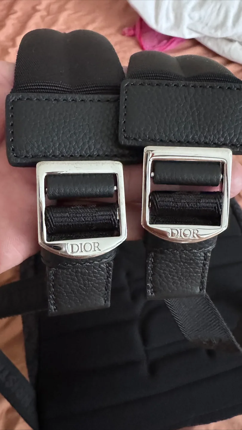 100% LEGIT USED CHRISTIAN DIOR BACKPACK image indicator(3)