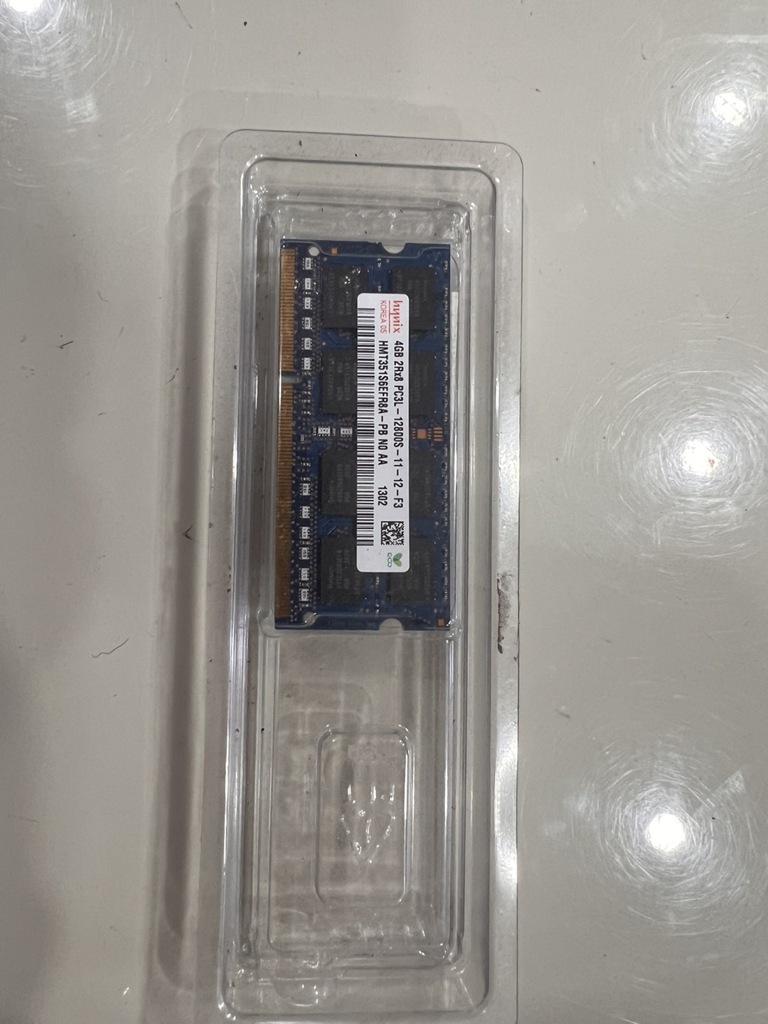 Hynix & Crucial 4GB RAM Memory Sticks - photo 4
