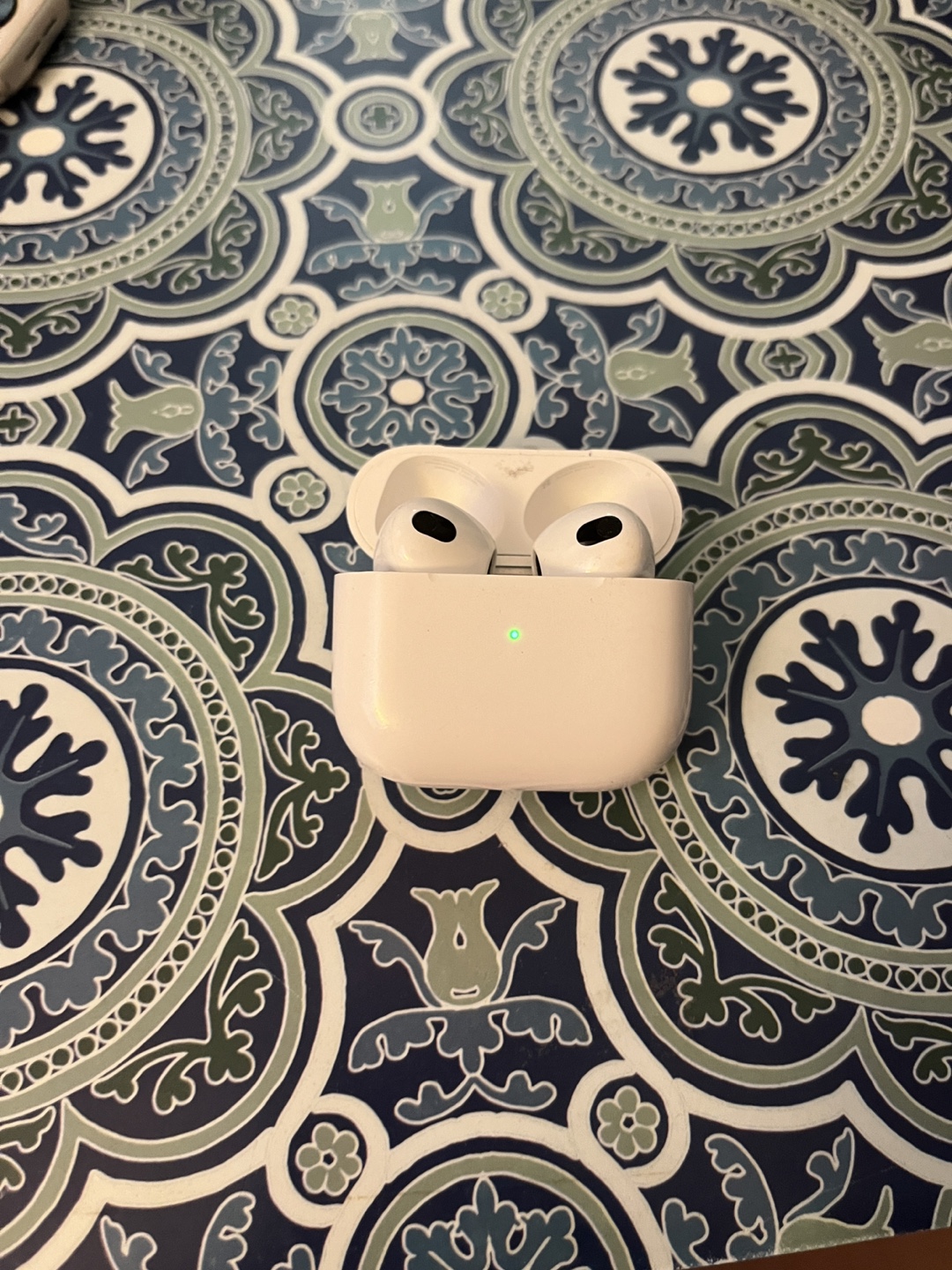 Apple AirPods Gen 3