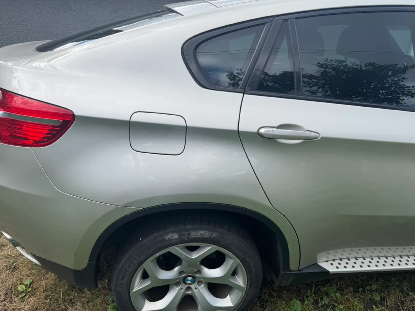 BMW X6 SUV - Silver image indicator(4)