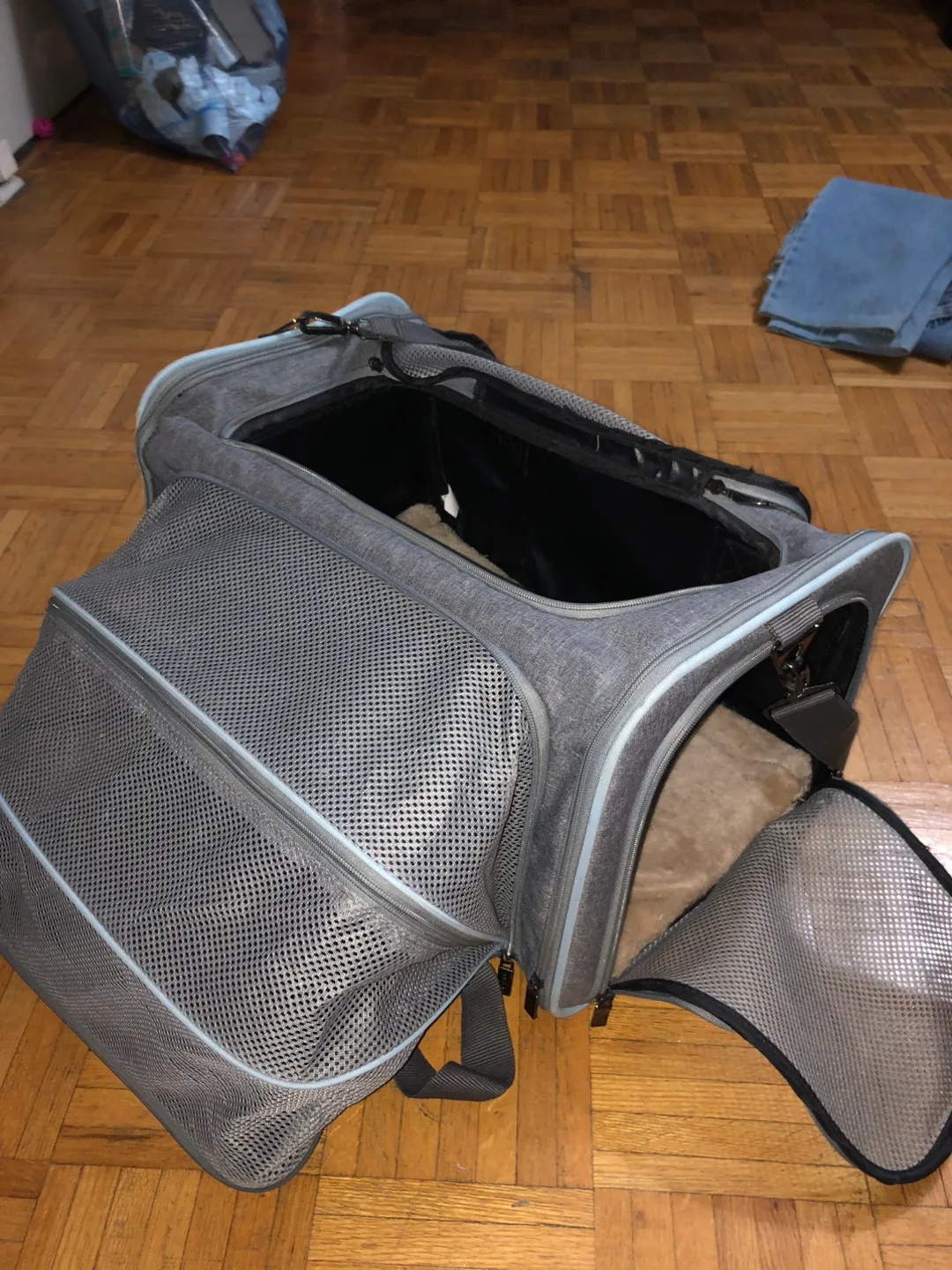 PETSFIT Expandable Pet Carrier - Grey TODYA INKY $25 image indicator(2)