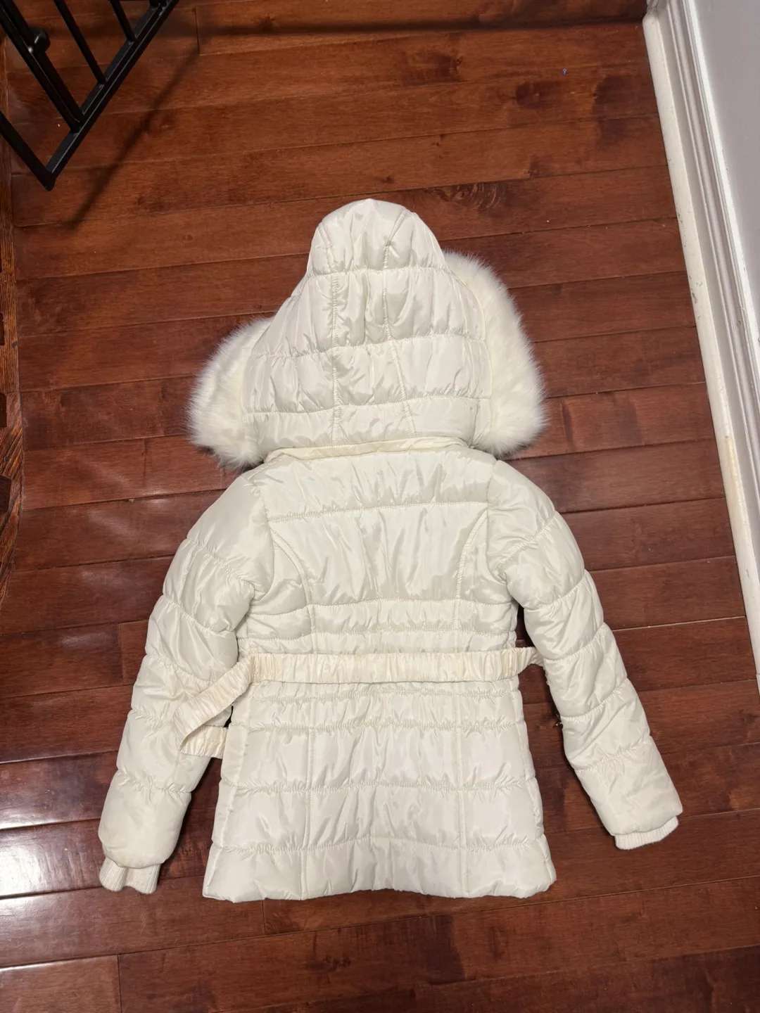 Girls White Jacket Size 8-10 image indicator(3)