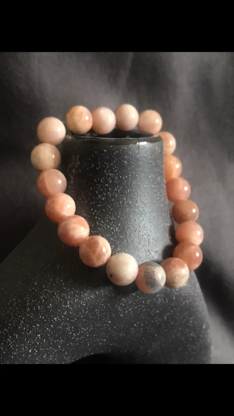 Lovely Moonstone Bracelet image indicator(3)