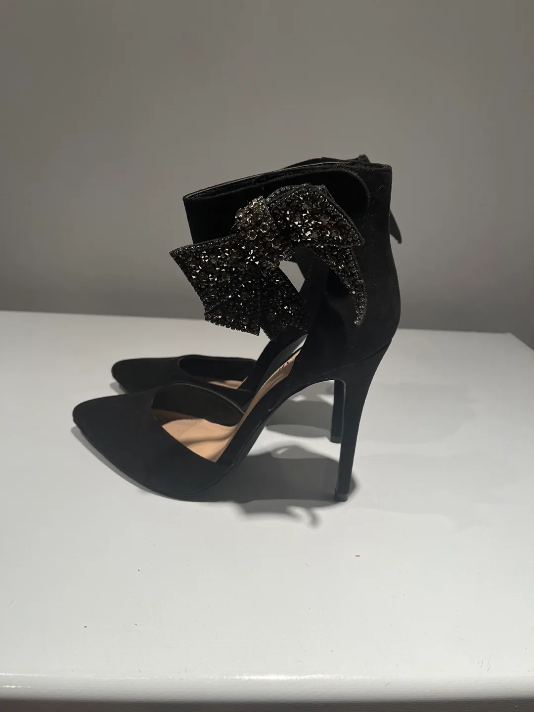 Black Heels with Bow - Size 10 image indicator(2)