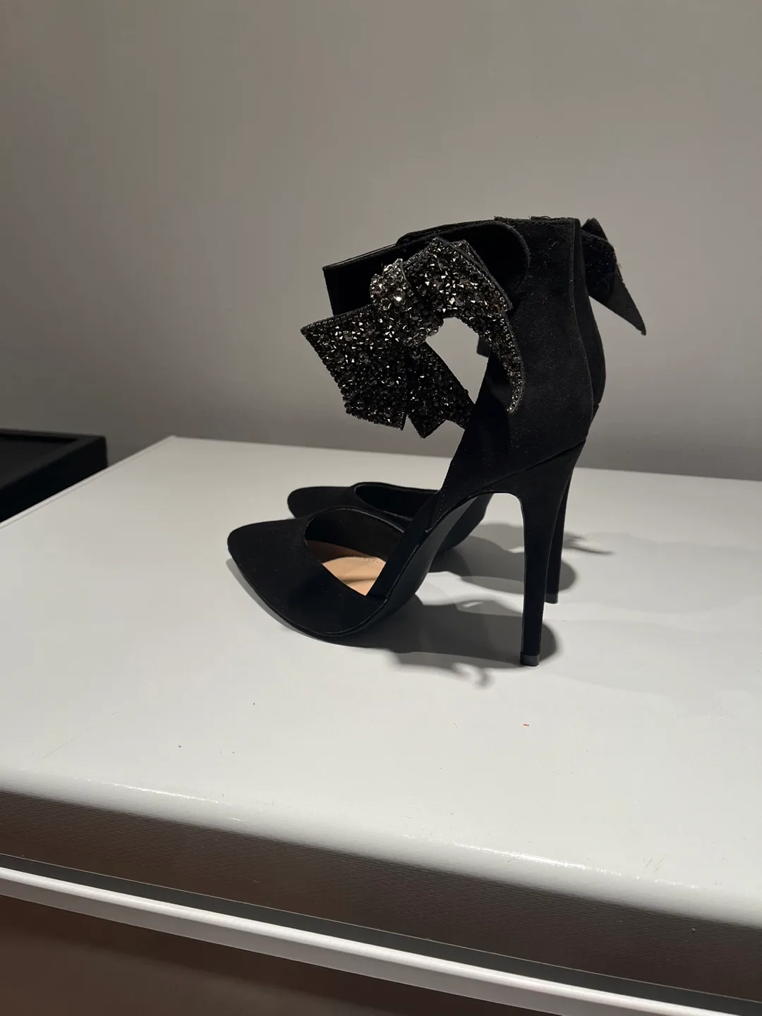 Black Heels with Bow - Size 10 image indicator(4)