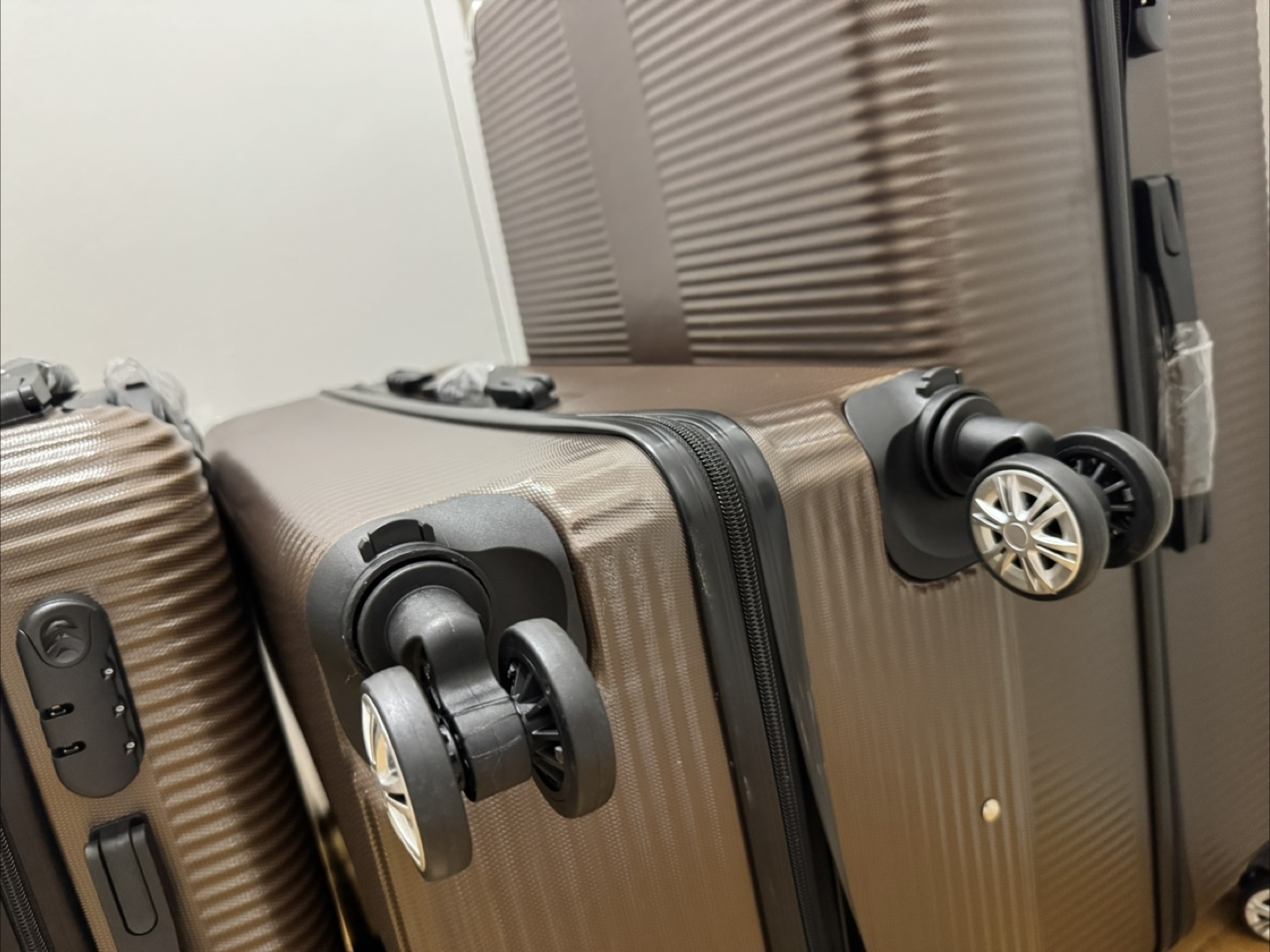 Luggage Set - 3 Piece Brown Suitcases - photo 3