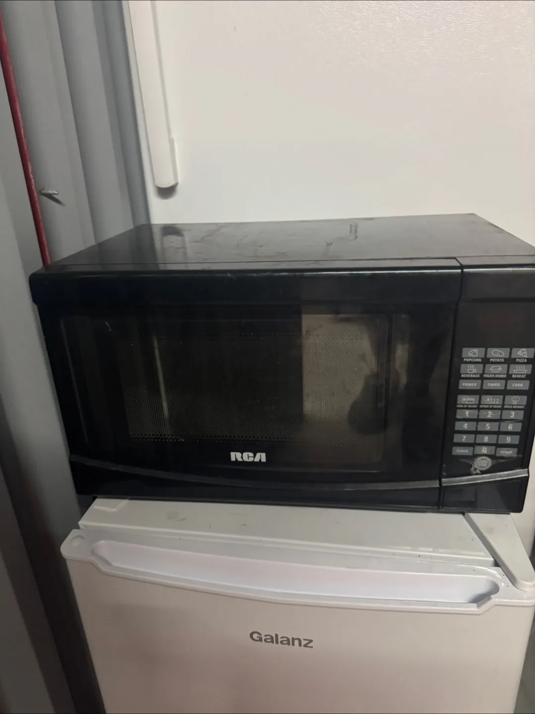 RCA Microwave thumbnail