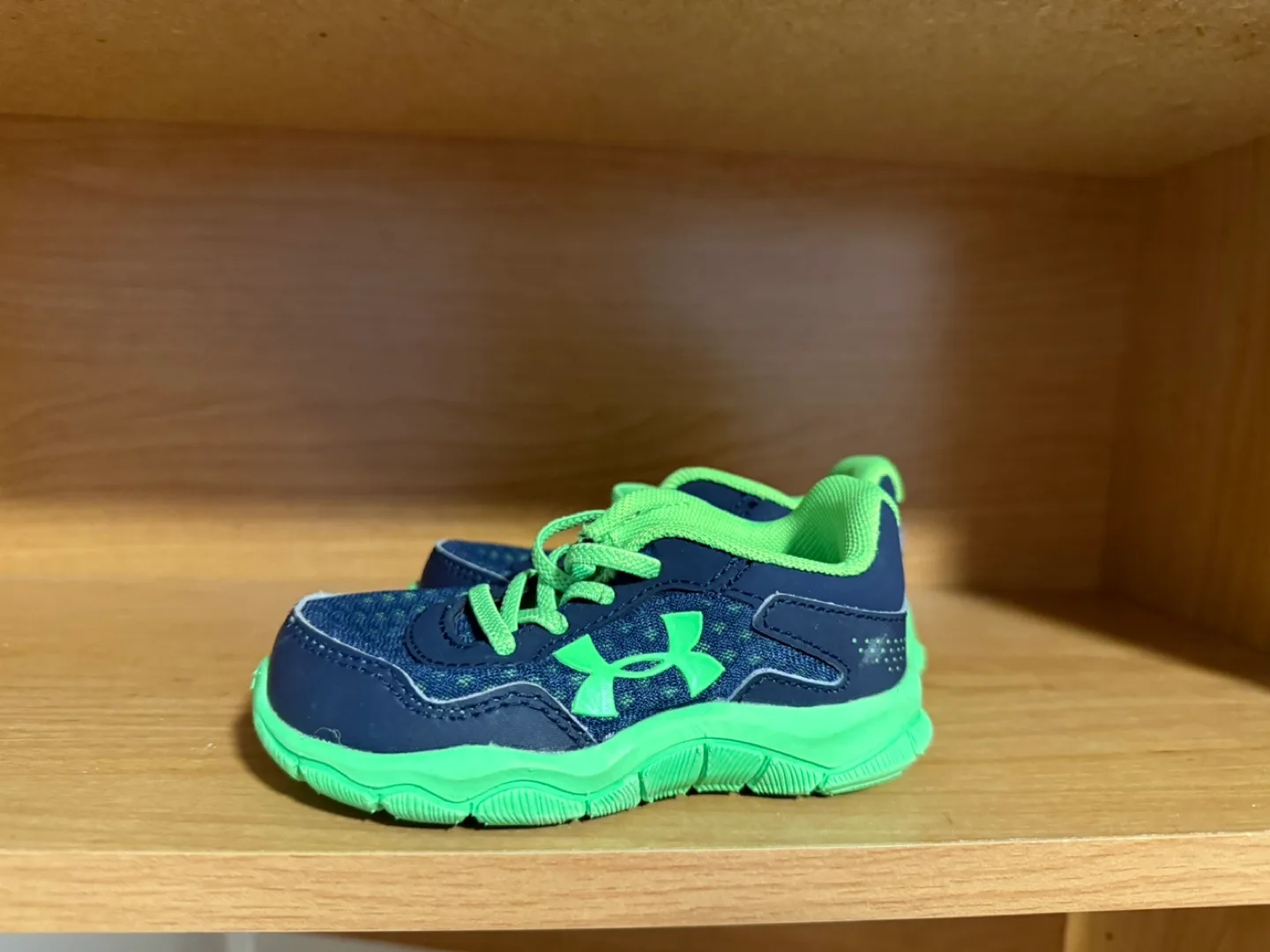 Running Shoes - toddler size 5 image indicator(2)