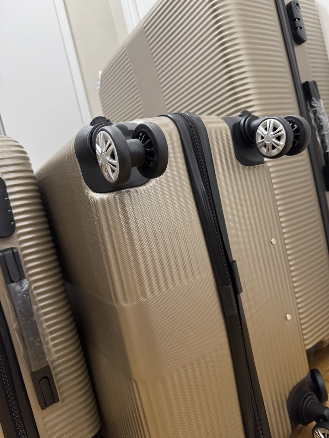 Luggage Set - 3 Piece - photo 3