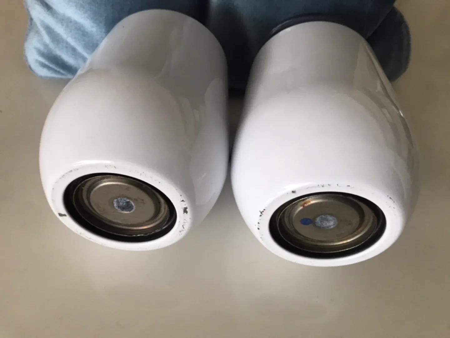 2 Stainless Steel Tumblers  with Lids image indicator(3)