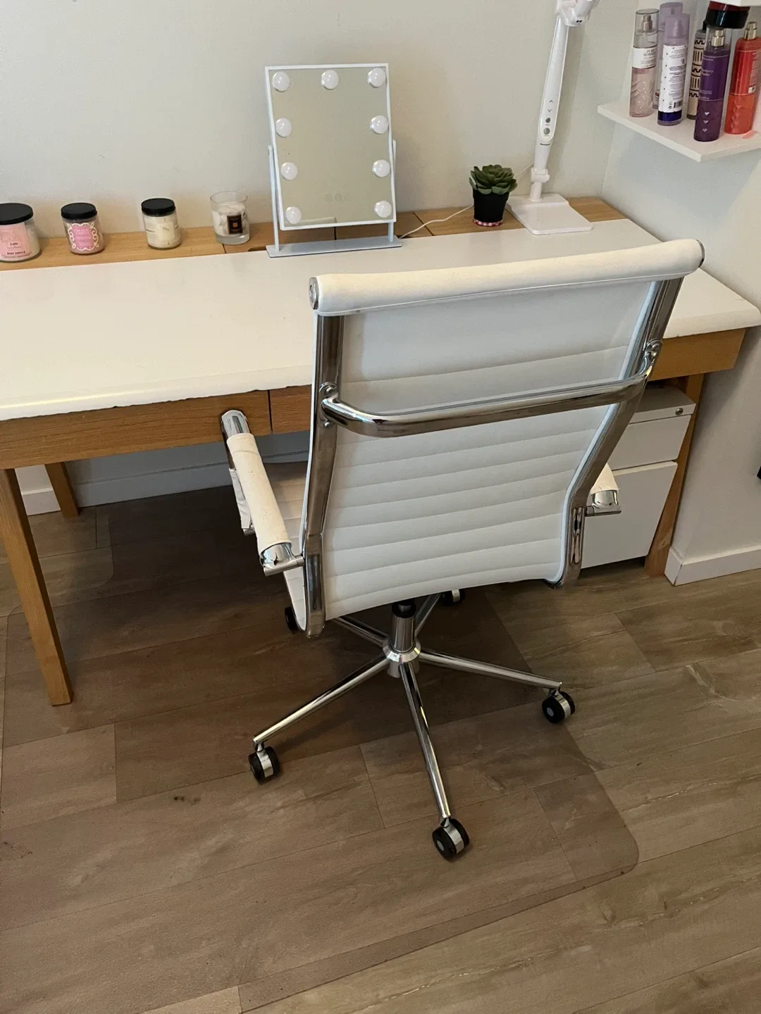 Office desk and chair image indicator(3)