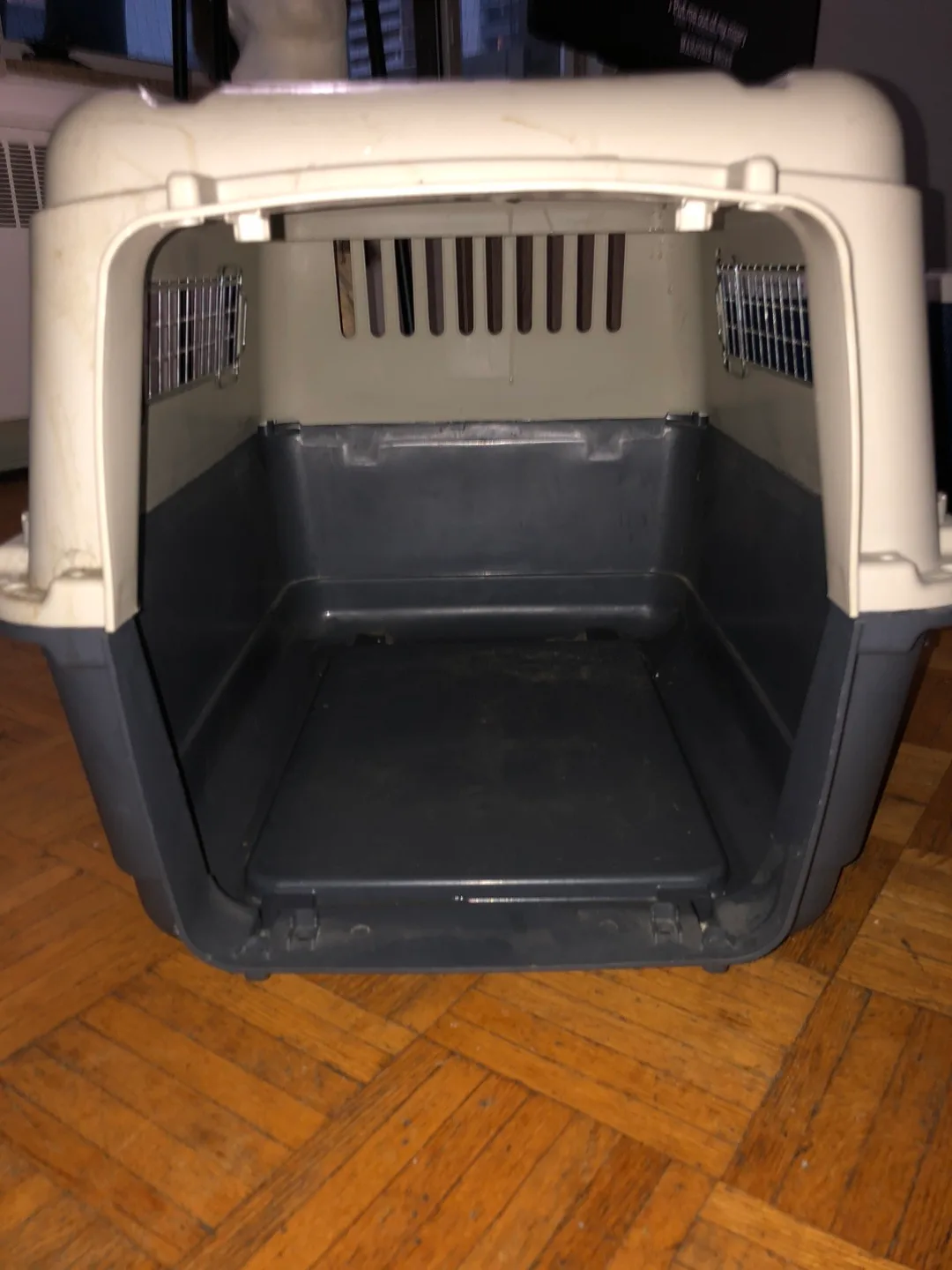 Petmate Pet Carrier Kennel image indicator(4)