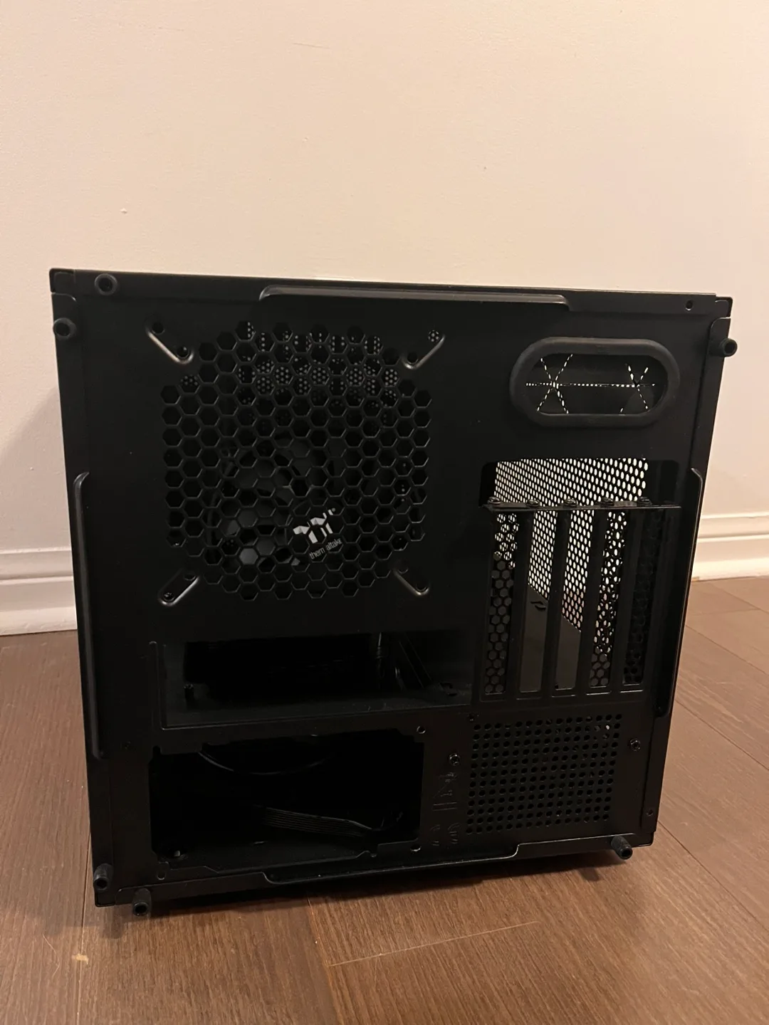 Thermaltake Core V21 Cube Case image indicator(5)