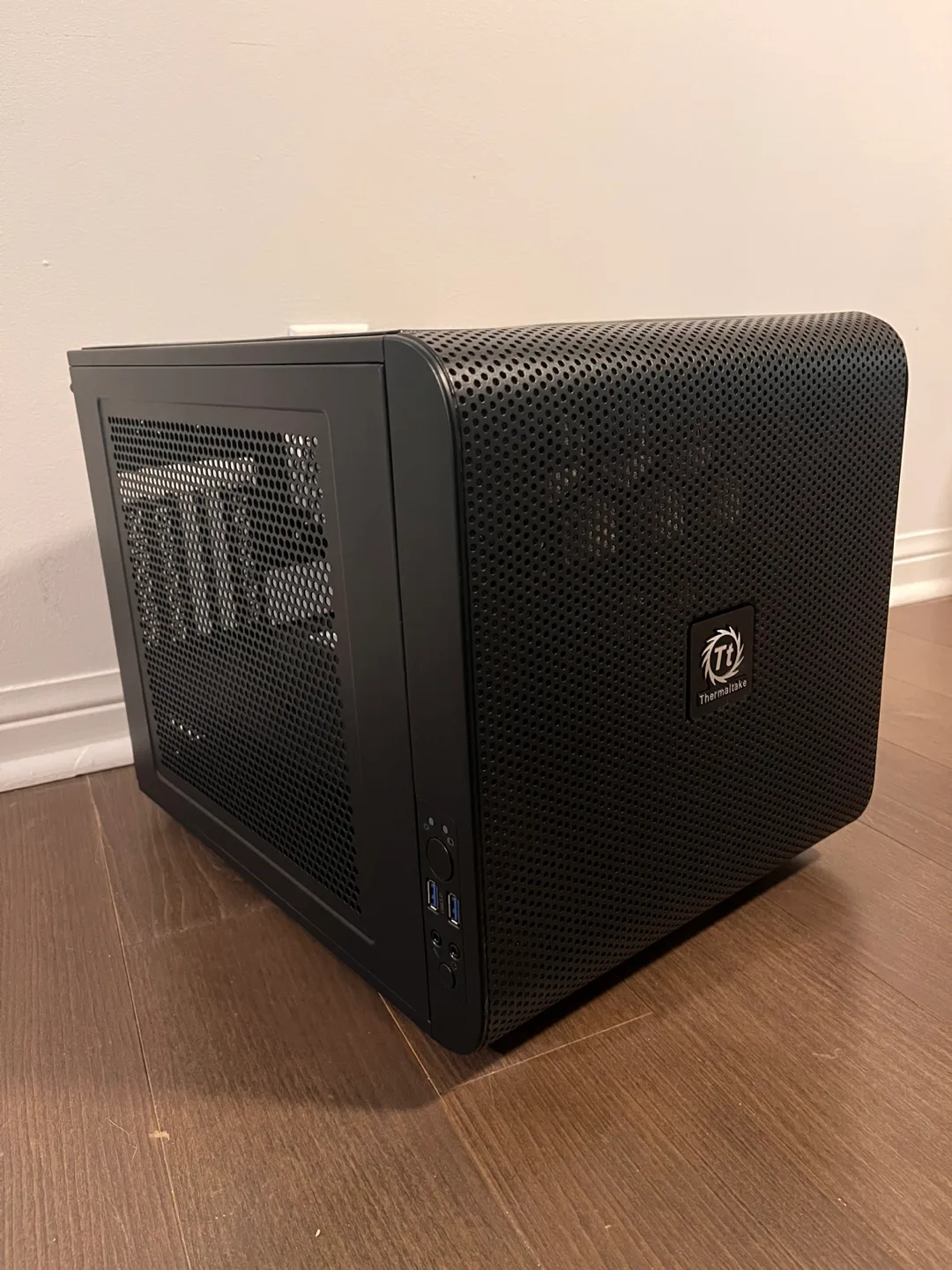 Thermaltake Core V21 Cube Case image indicator(2)