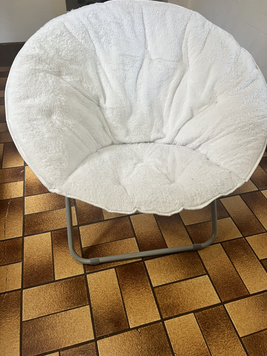White Fuzzy Papasan Chair - photo 2