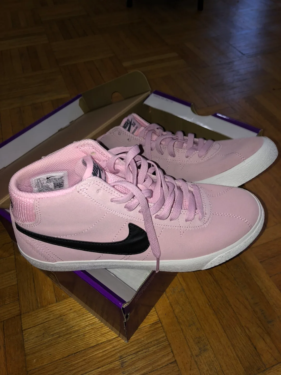 Globe Austyn Black Leather Shoes - New! image indicator(5)