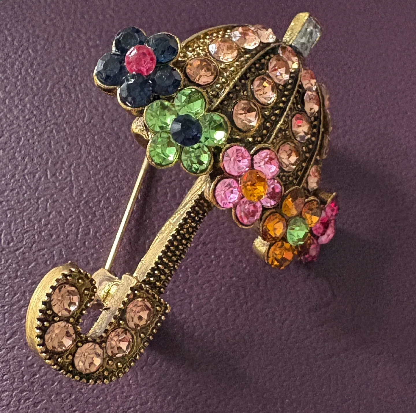 Beautiful Umbrella Brooch with Rhinestones! image indicator(3)