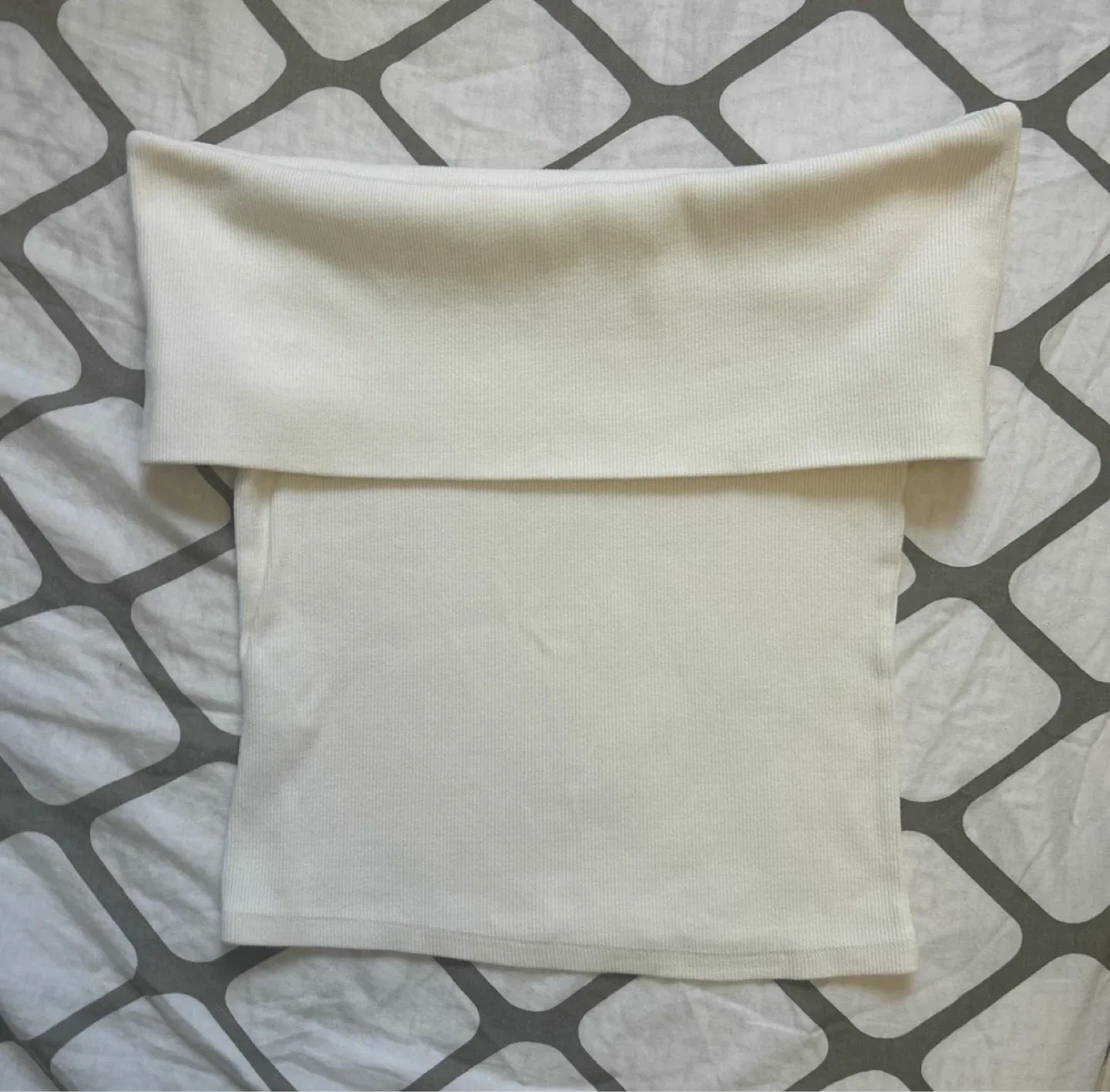Off-the-shoulder White Top thumbnail
