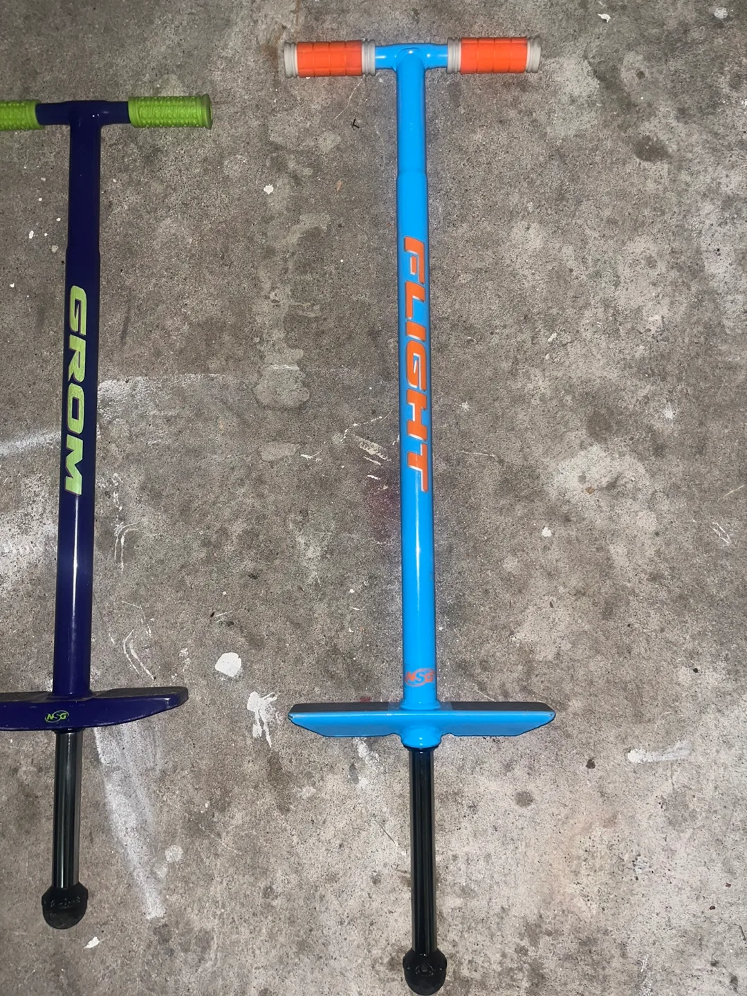 3 Pogo Sticks image indicator(4)