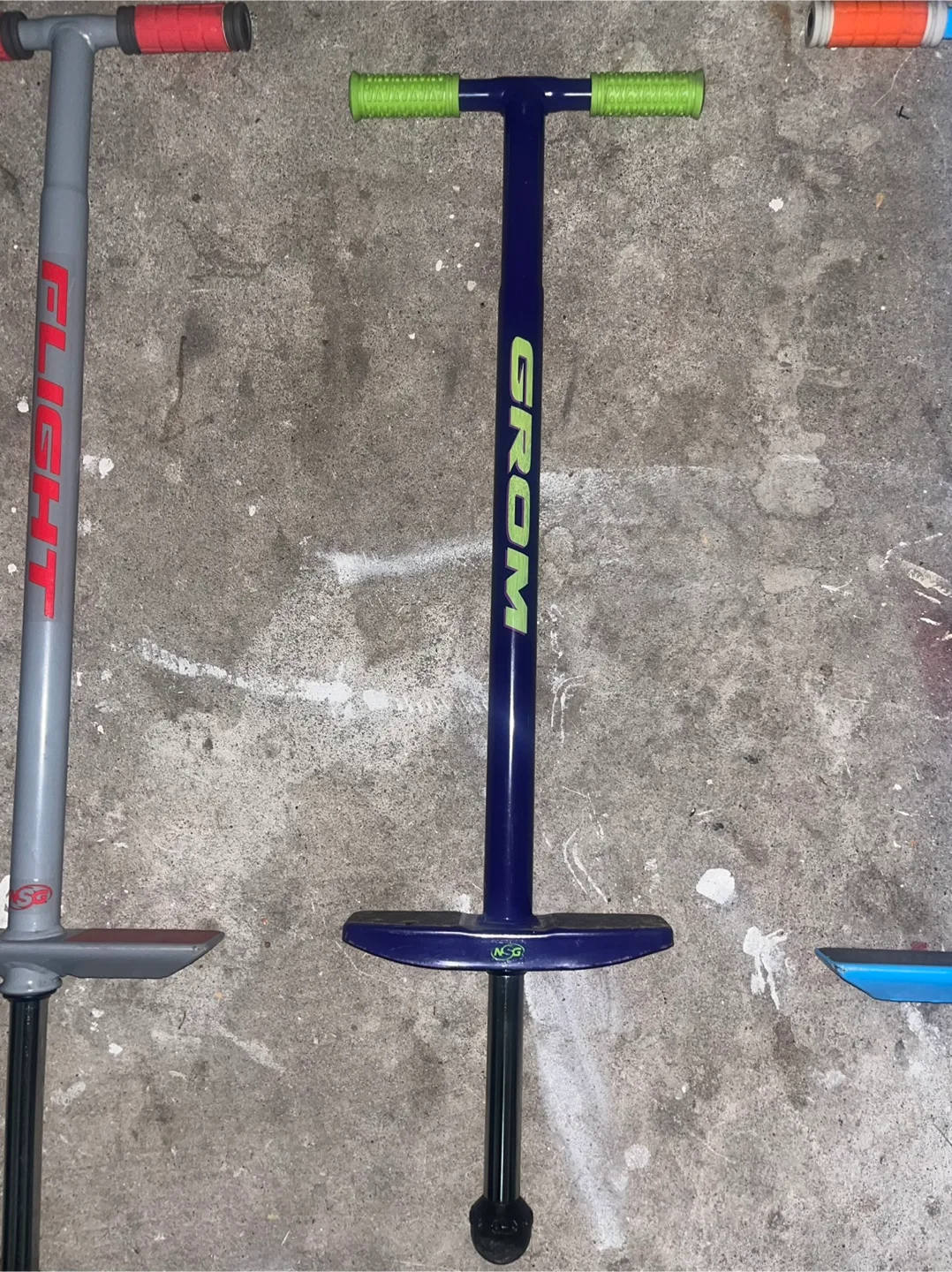 3 Pogo Sticks image indicator(3)