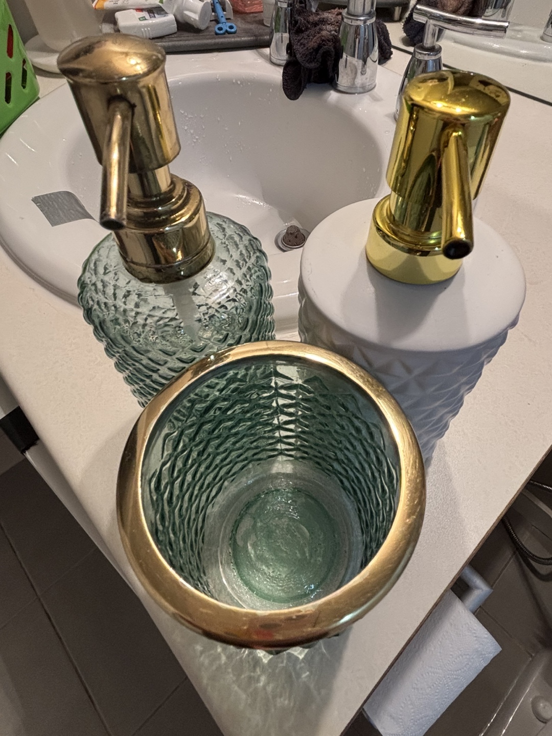 Soap Dispensers & storage for toothbrushes - photo 2