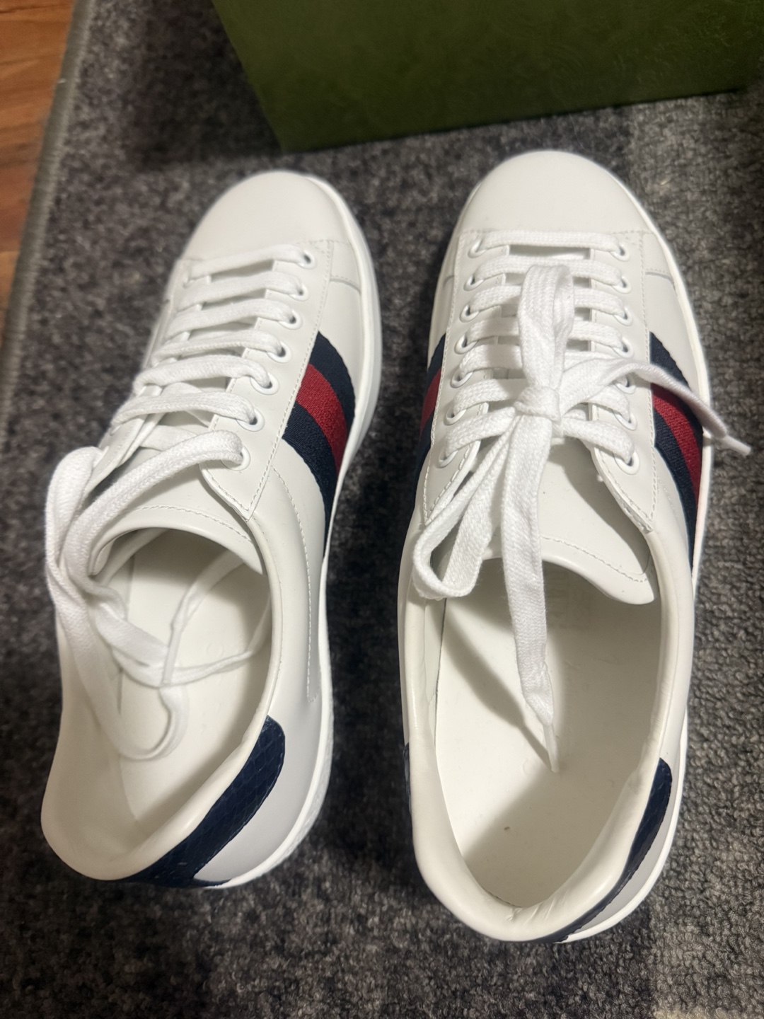 Gucci White Leather Sneakers Size 8 women’s with Box - photo 2