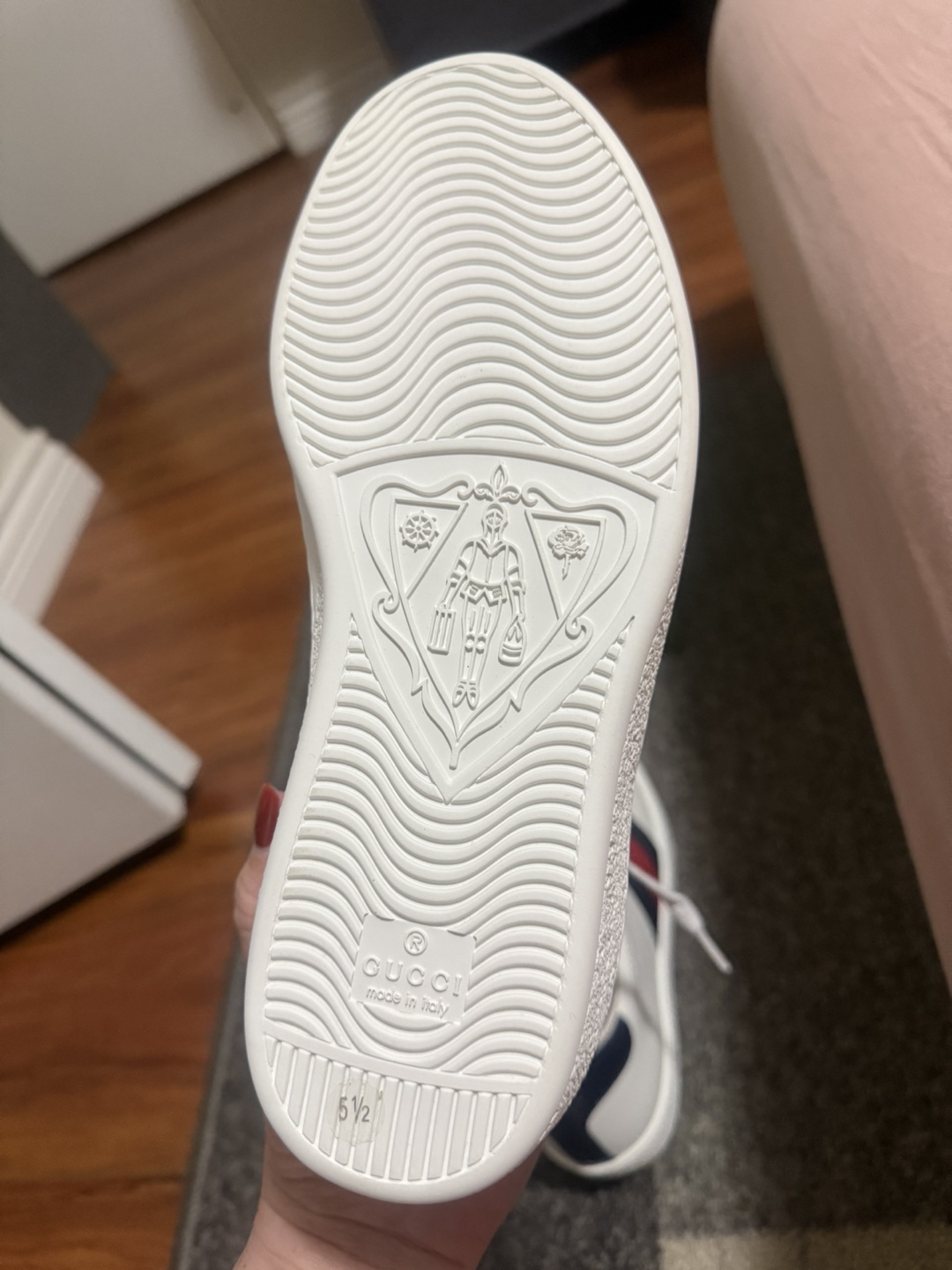 Gucci White Leather Sneakers Size 8 women’s with Box - photo 5