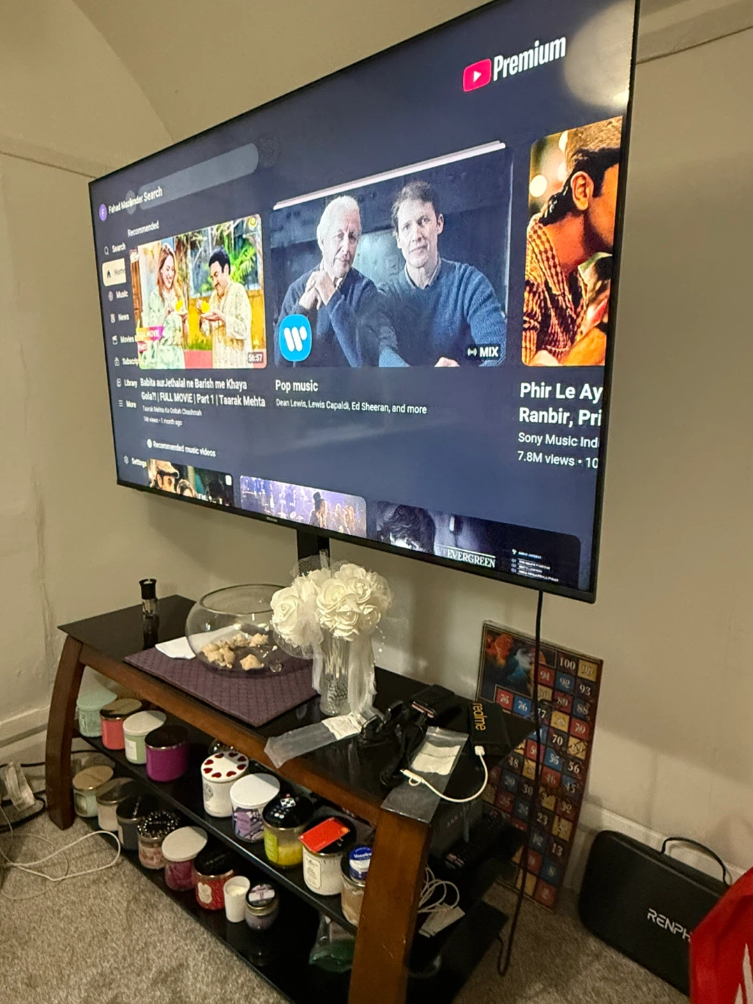 Hisense 65' Inch TV with TV Stand