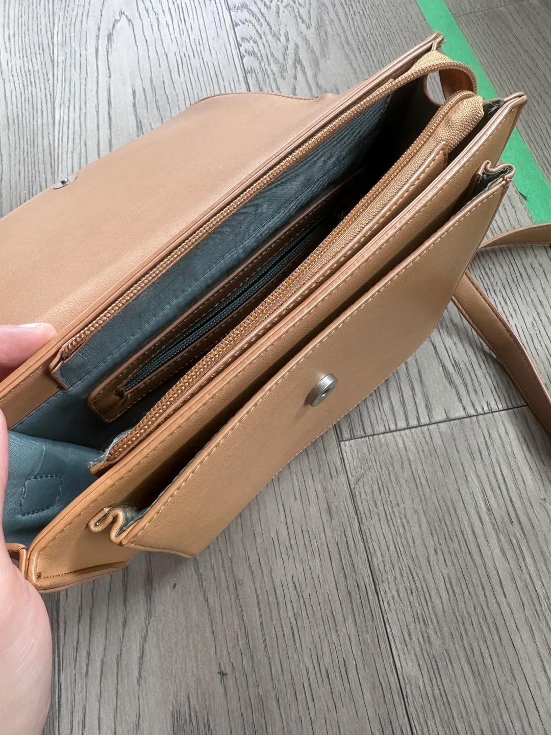 Tan/beige Crossbody purse LAST CHANCE image indicator(2)