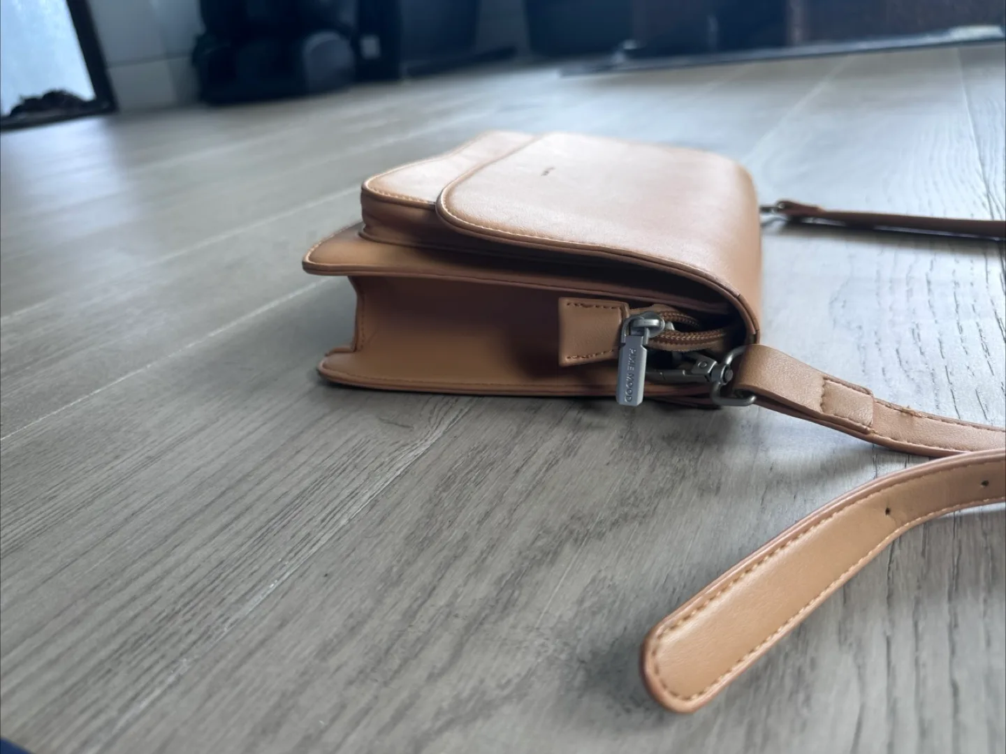 Tan/beige Crossbody purse LAST CHANCE image indicator(5)