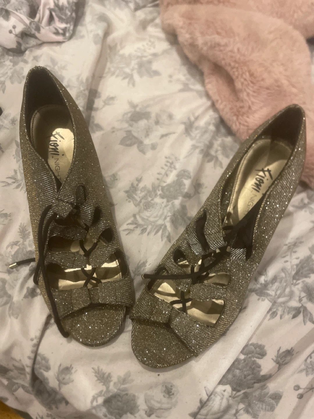 Kiomi Night Heels