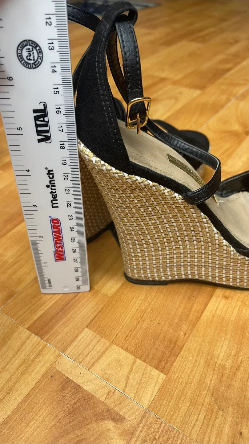 Wedge Heel Sandals - Size 6 image indicator(7)