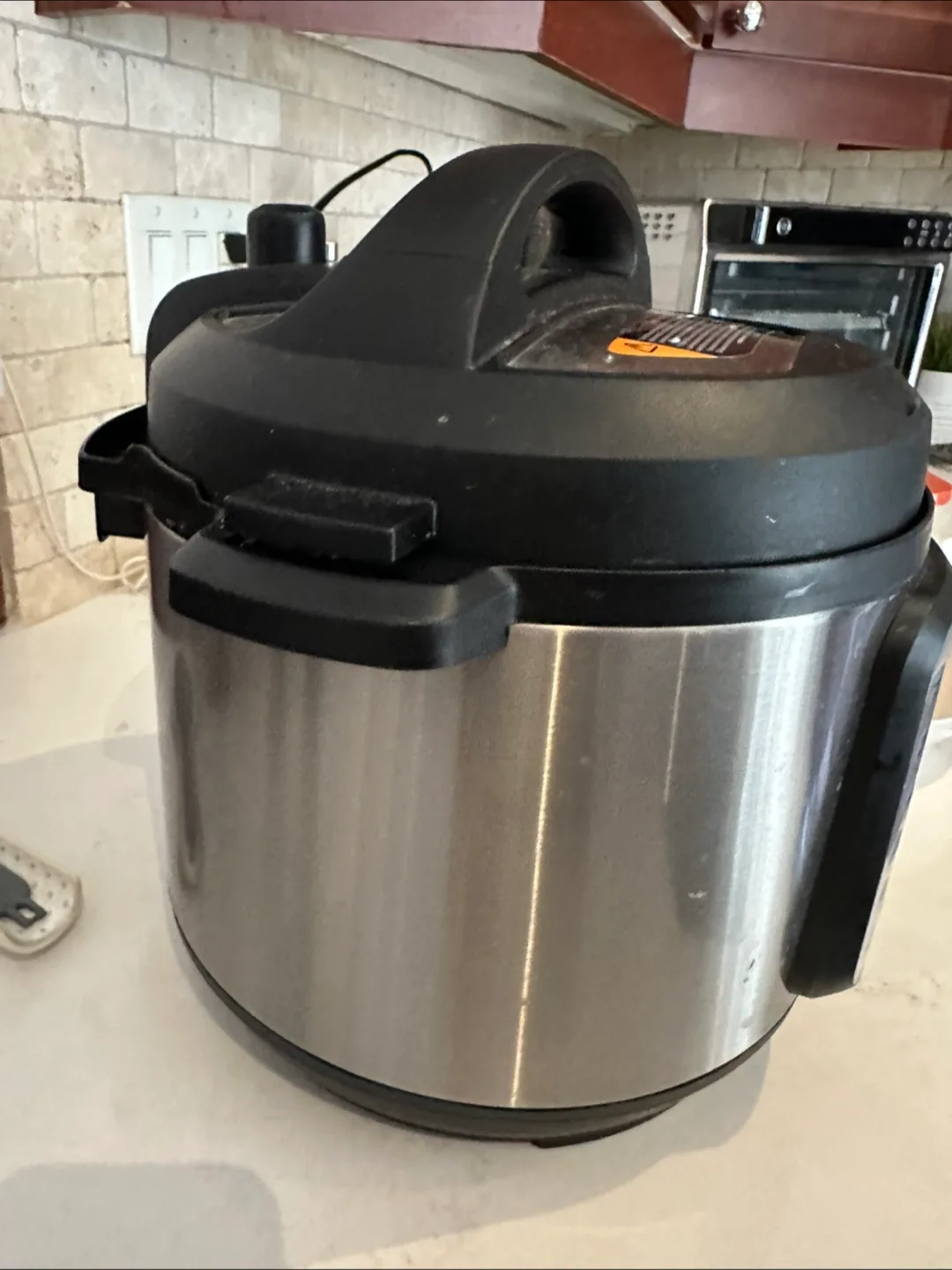 Instant Pot Duo Plus 6 Quart 9-in-1 Electric Pressure Cooker image indicator(2)