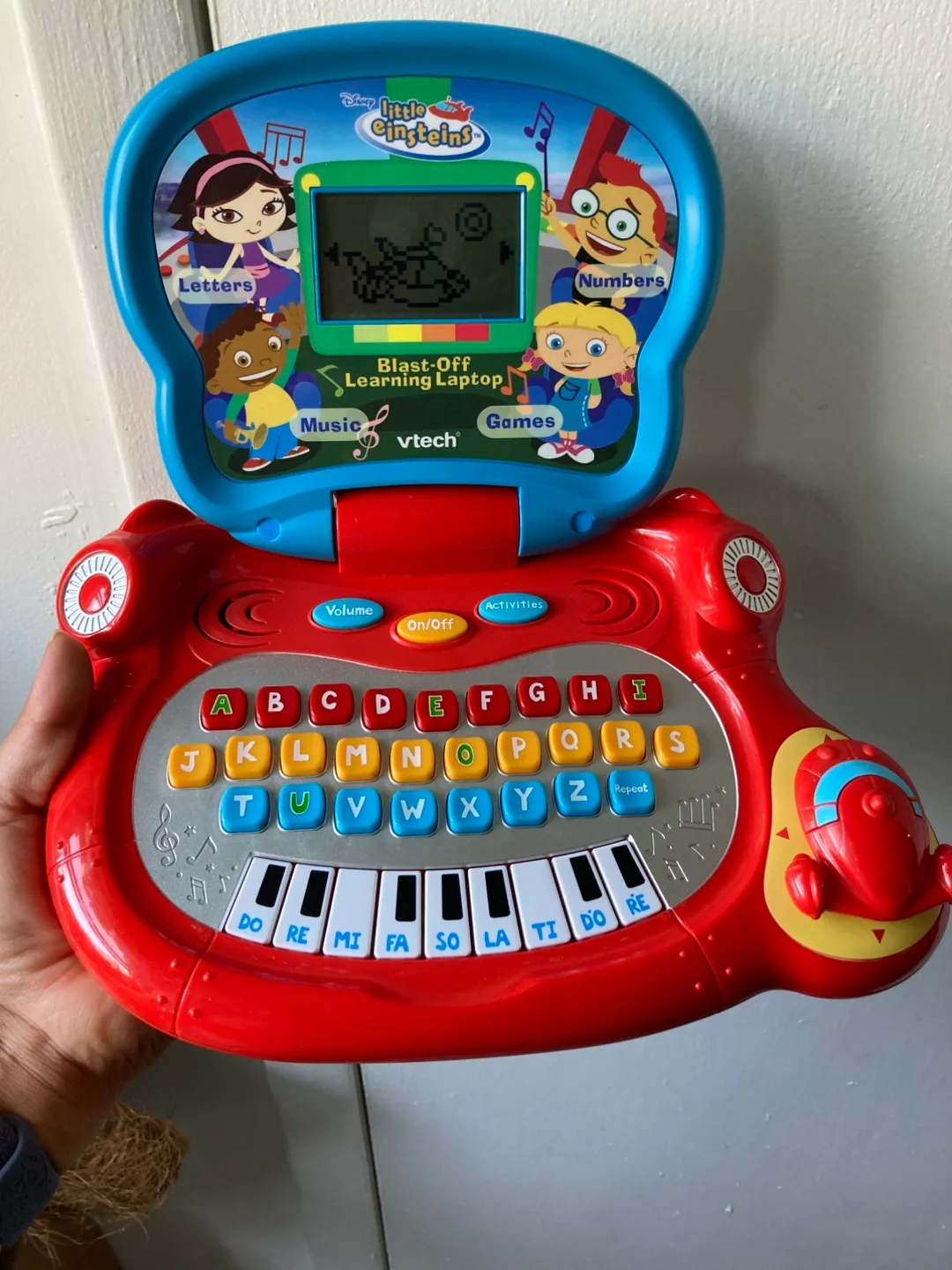 VTech Disney Little Einsteins Blast-Off Learning Laptop thumbnail