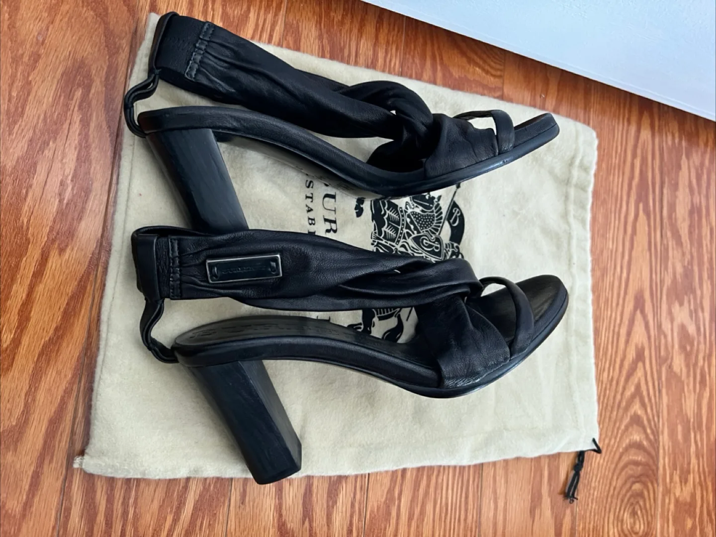 Burberry Black Leather Heels - Size 36.5 image indicator(2)
