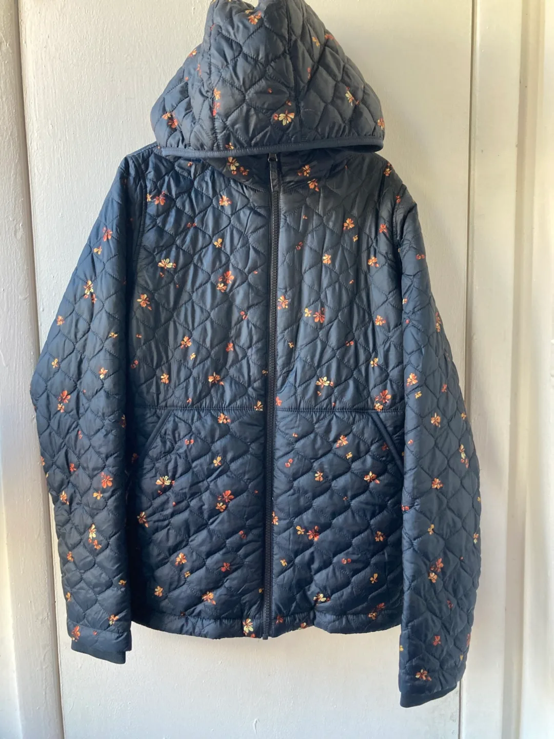 Amazon Essentials Floral Quilted Jacket - M thumbnail