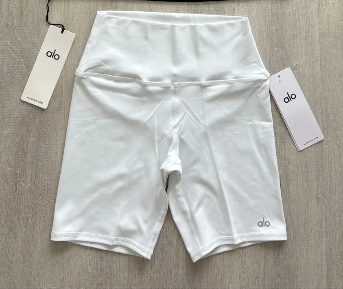 New Alo Yoga Aspire Tank Airlift Shorts Set - Black/White image indicator(5)