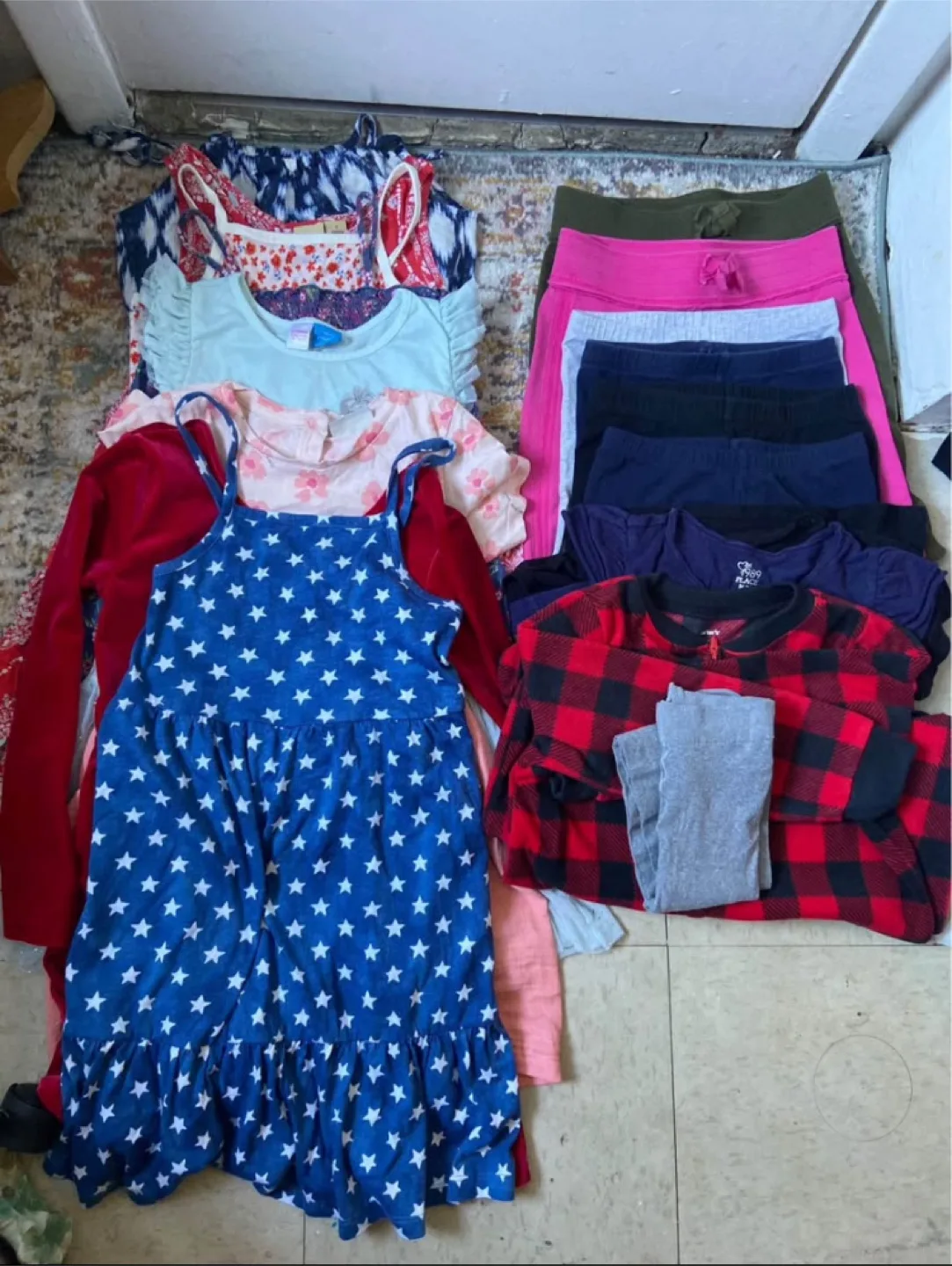 Girls' Clothes Bundle 5/6 18 pieces thumbnail