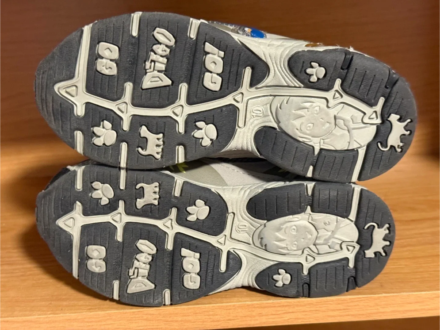 Running shoes - toddler size 10 image indicator(4)