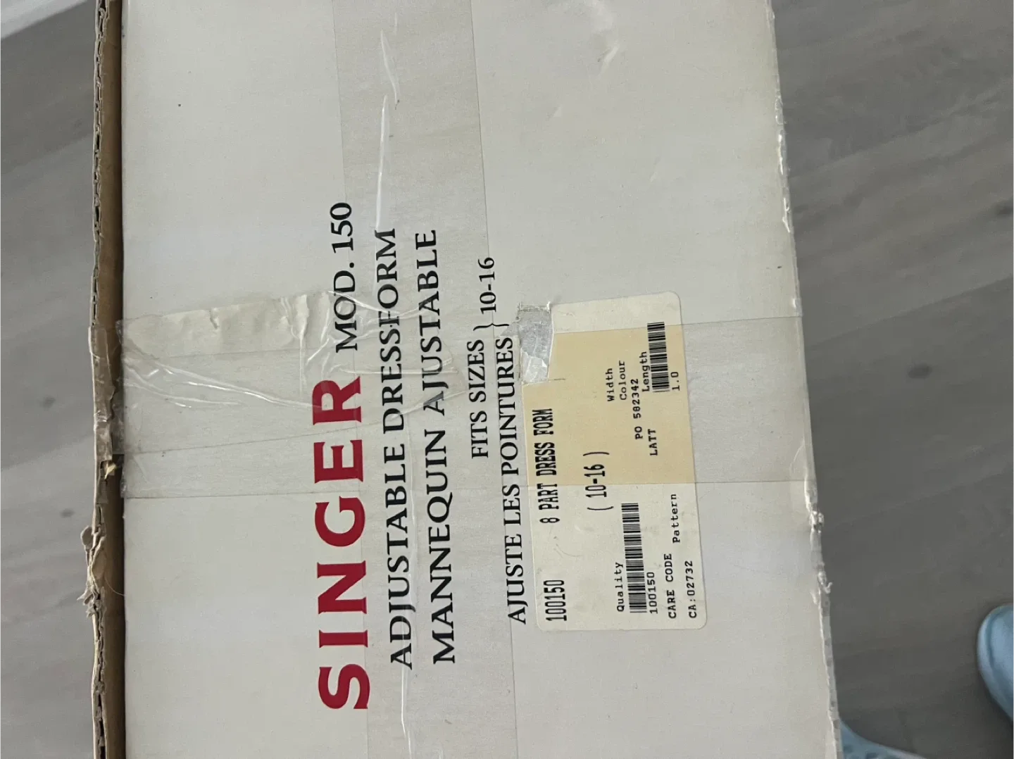 Singer Adjustable Dress Form Mannequin - Size 10-16 image indicator(3)