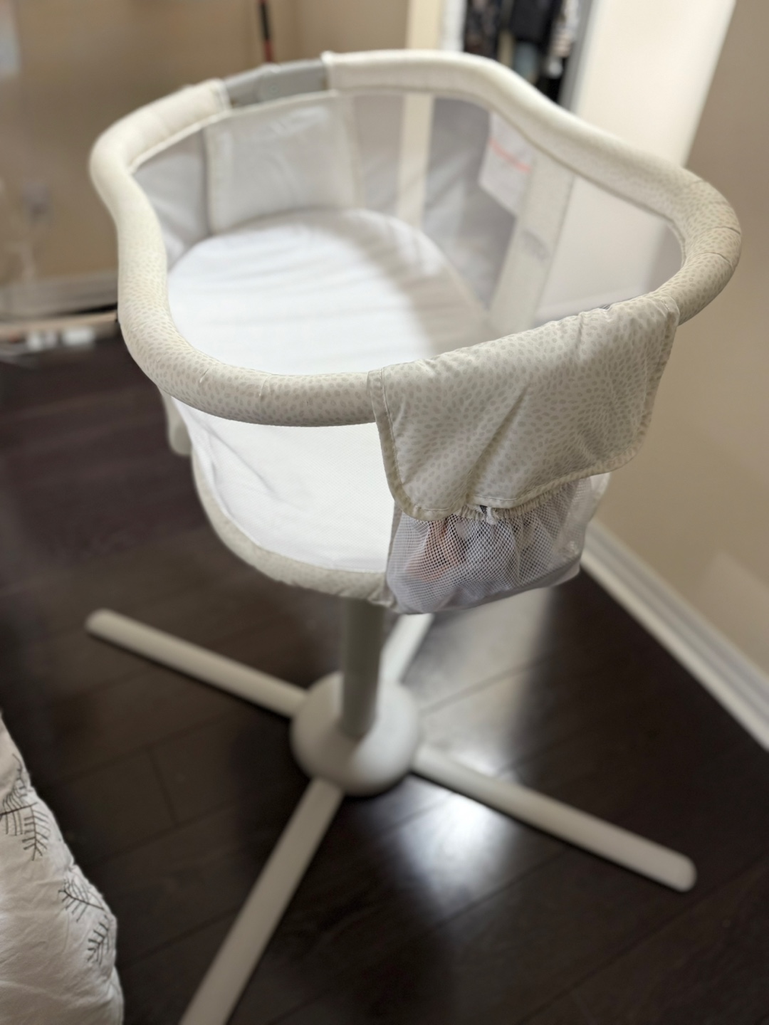 Halo Bassinest Swivel Sleeper - Excellent Condition