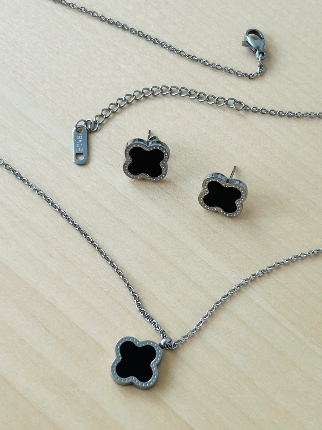 18 k GP Clover Necklace & Earrings Set - Black thumbnail