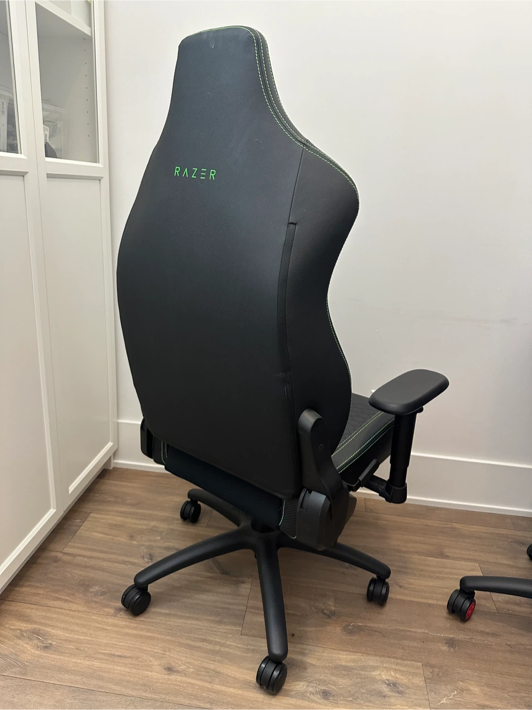 Razer Iskur Ergonomic Gaming Chair - Black & Green - photo 5