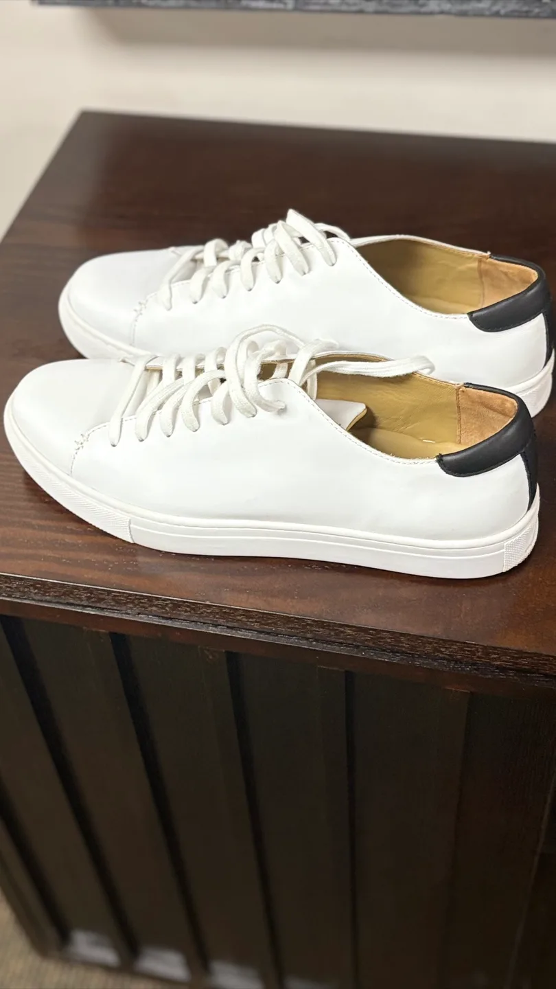 Club Monaco White Leather Sneakers image indicator(2)
