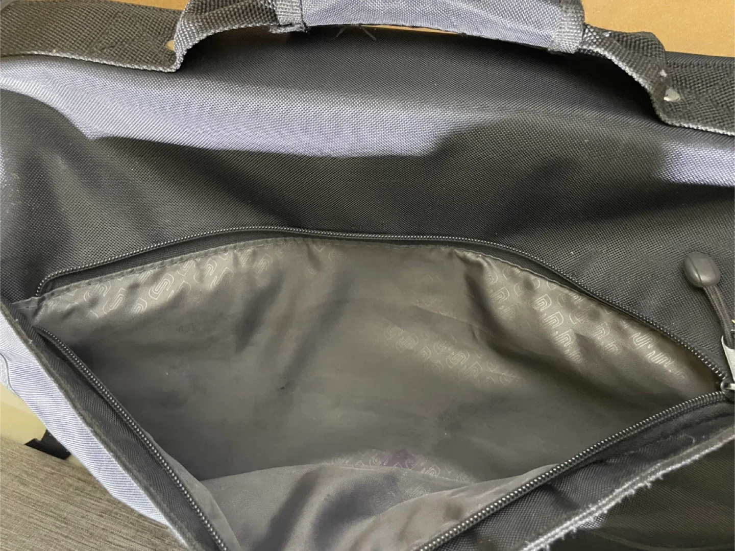 Solo New York Black Carryjng Laptop Bag image indicator(5)