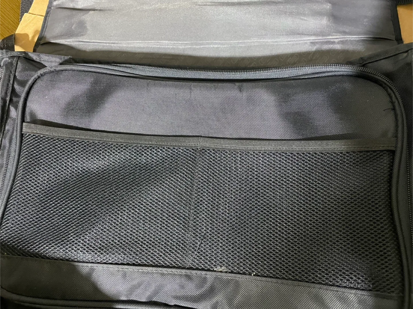 Solo New York Black Carryjng Laptop Bag image indicator(4)