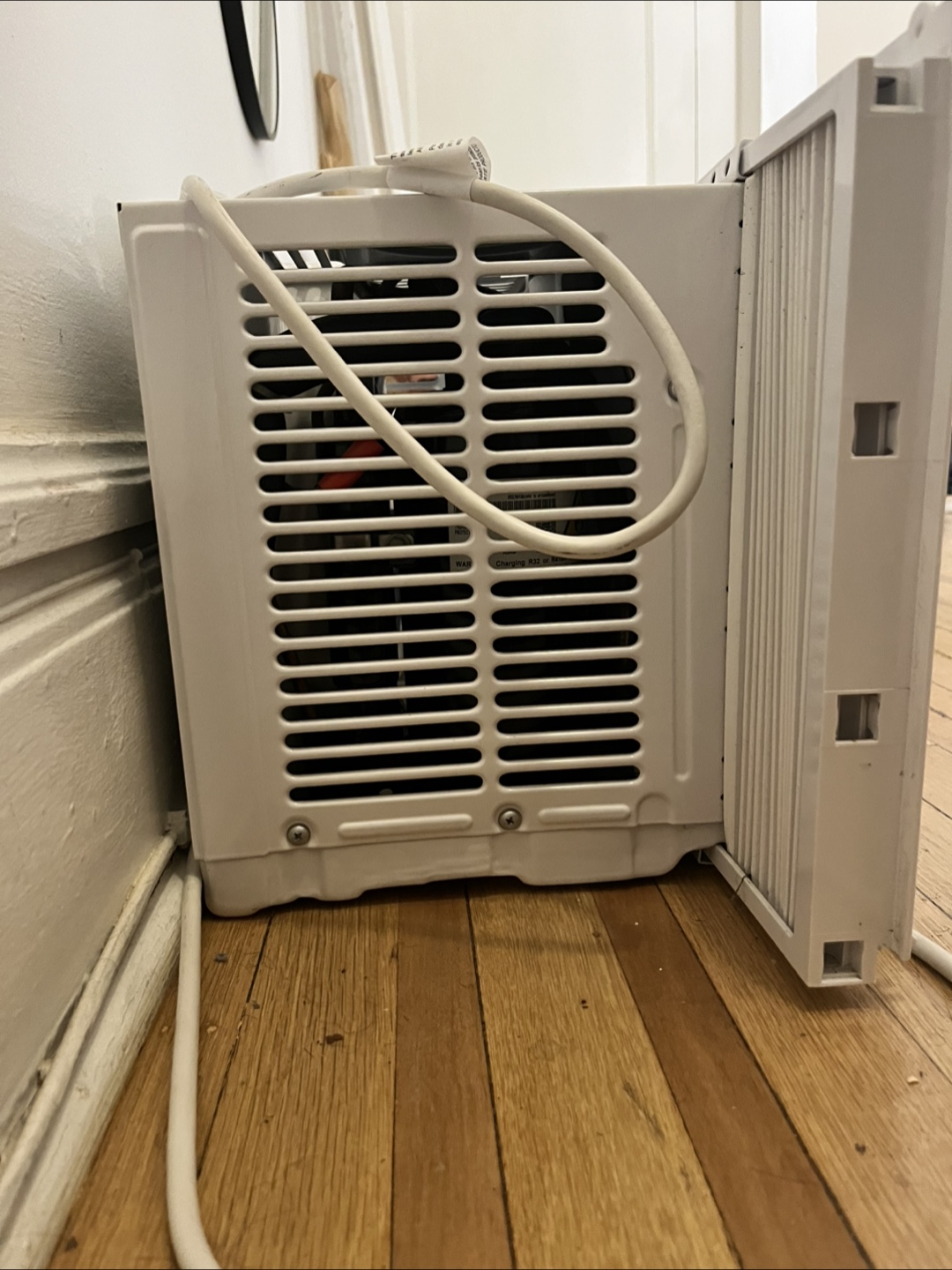 Toshiba Window Air Conditioner - photo 3