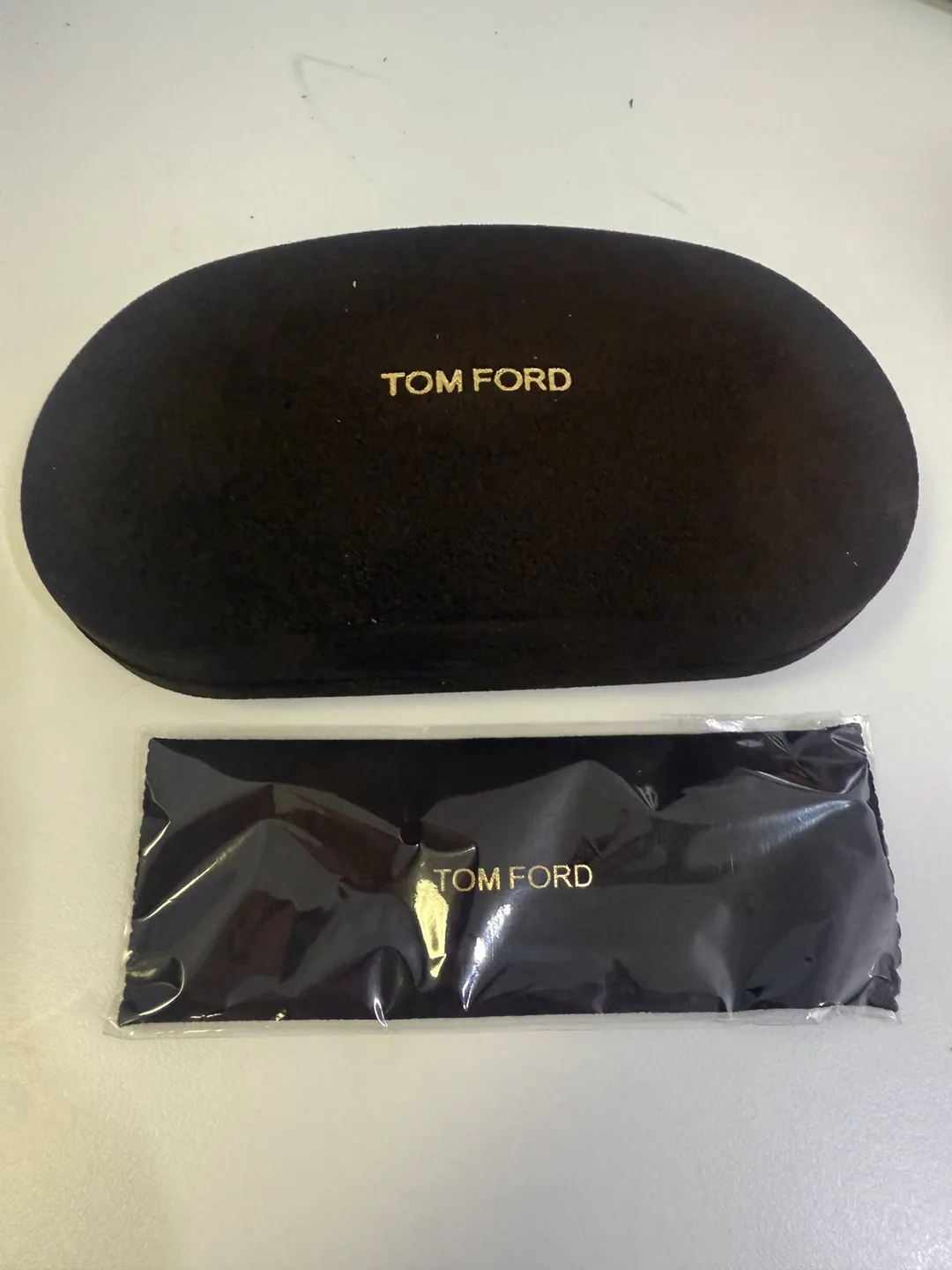 Tom Ford Case and Cleaning Cloth thumbnail